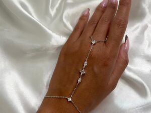 תכשיט כף יד כסף טהור 925 משובץ זרקונים מרובעים משולבים