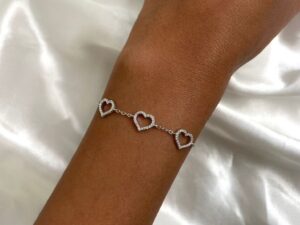 צמיד 3 תליוני לב משובצים זרקונים כסף טהור 925 