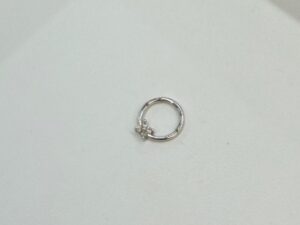 חישוק פירסינג זהב 14k עם פרח 4 עלים משובץ