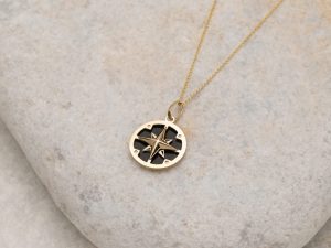 שרשרת מצפן אוניקס זהב 14K